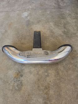 Bully hitch step