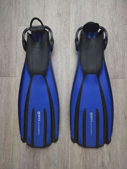 Mares Avanti Quatro + Diving Flippers Size R $50