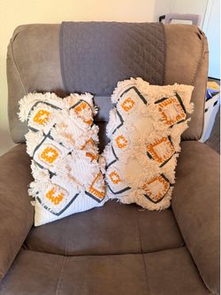 2 pillows