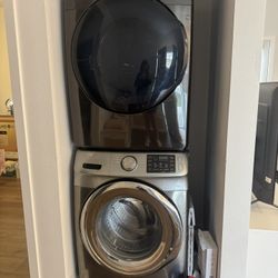 Samsung Washer & Gas Dryer – Stacked Set