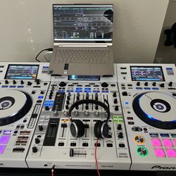 Pioneer DDJ-RZX  - Perfect Condition With Case And White Skin