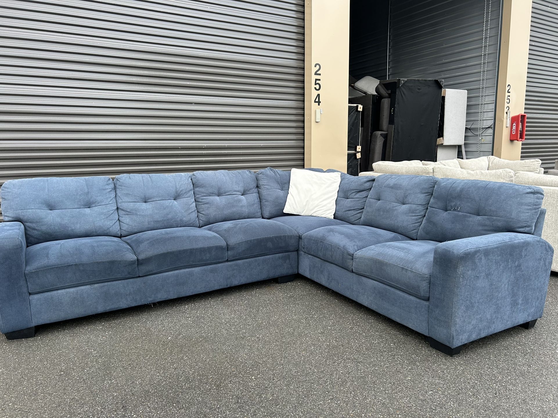Sectional Couch 