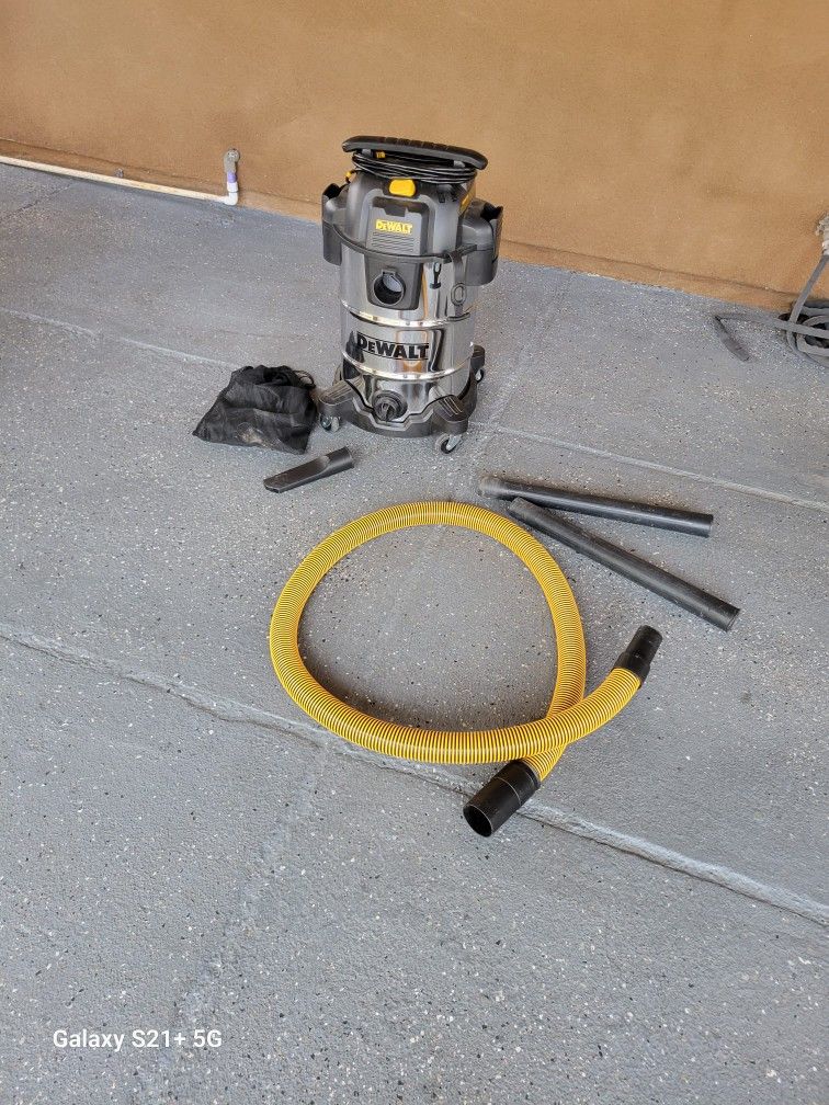 Dewalt Vacuum 