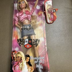 Rare Mía Colucci Barbie doll from the hit series Rebelde, made by Mattel.