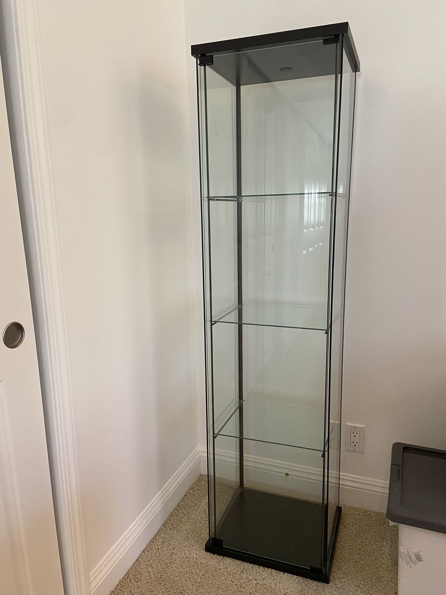Glass display cabinet