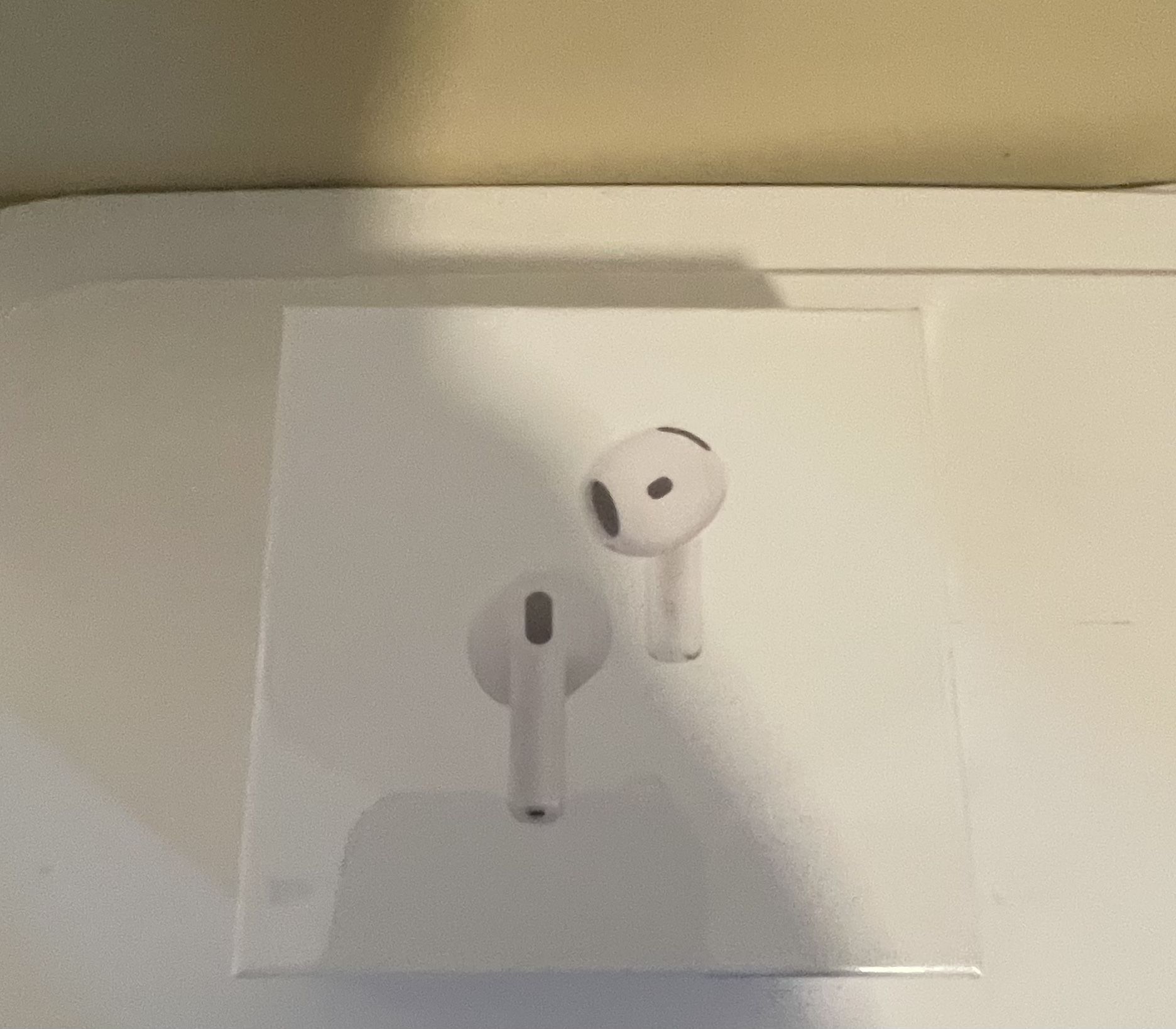 AirPods Gen 4