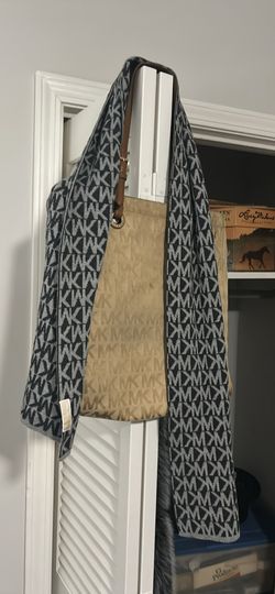 MICHAEL KORS PURSE AND SCARF BUNDLE