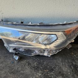Headlight Toyota Rav4  Driverside