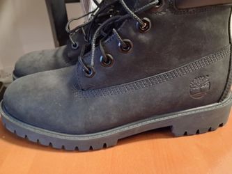 New never worn Timbaland 12907 model size 6