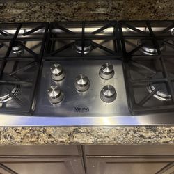 Gas Cooktop And Wall Double Oven 