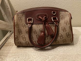 HUGE STEAL!!! Dooney & Bourke Never Worn Purse!