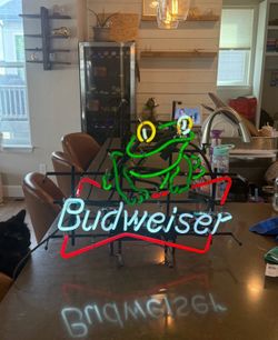 Vintage Budweiser Frog Neon Beer Sign (1995, Everbrite) – Works Great!