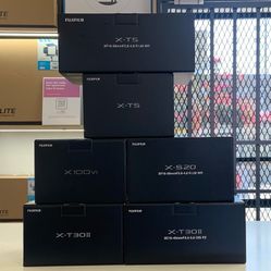 FujiFilm X-T5 With 16-50mm Lens Silver 