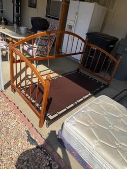 Wood daybed/trundle & 2 twin mattresses