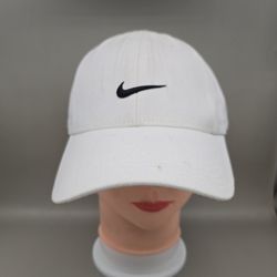 Nike Swoosh White FittedHat Size OSFA