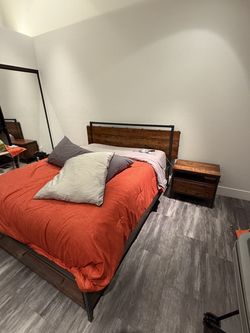 4pc Queen Bedroom Set