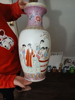 Large Vintage Chinese Famille Rose Porcelain Floor Vase - Court Ladies Scene -