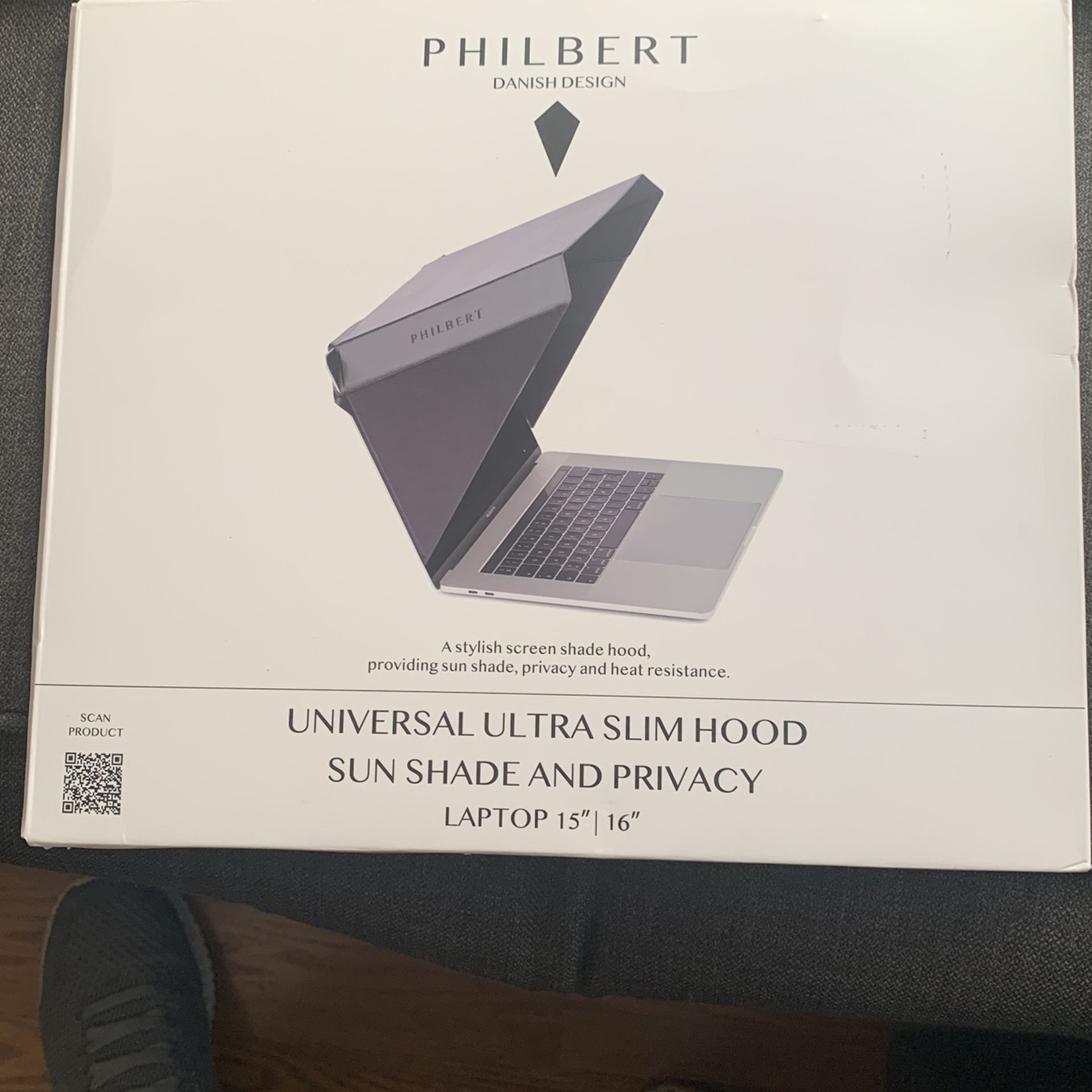 Philbert Danish Design Laptop Hood 15” 16”