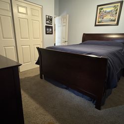 Queen 3-piece Solid Wood  Bedroom Set By Pier1