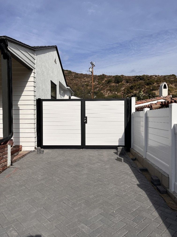 Composite Vinyl Gate Iron Metal Gate Arch Gate Horizonal Gate Semi Transparent Full Privacy Gate
