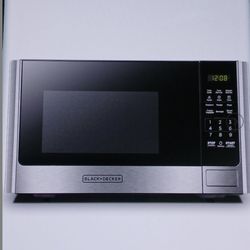 BRAND NEW IN THE BOX BLACK+DECKER 0.9 Cu Ft Countertop Microwave Oven