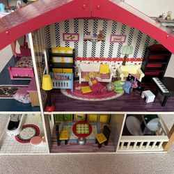 Wooden Play House With Furniture And People 