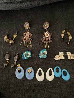 Lot of retro/ Vintage earrings