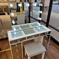 White Hollywood LED MAKEUP VANITY 