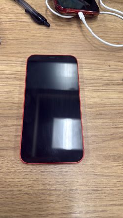 iPhone 12 lightly used as is !! It works - price negotiable