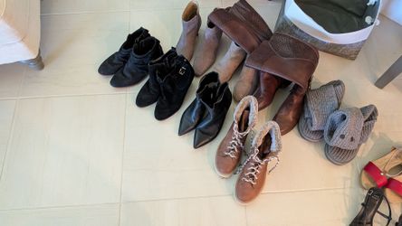 Ladies boots sizes 8 and 7.5 like new or brand new $15 and up