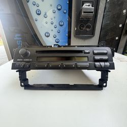 E46 Business CD w/ Bluetooth Adaptor Included