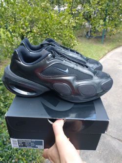 Women's Nike Air Max Muse wmn size 10 Black