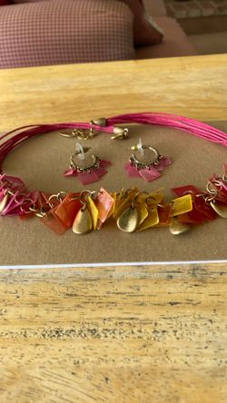 18” Necklace And Matching Earrings 