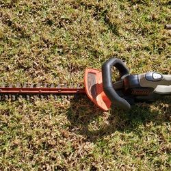 BLACK+DECKER 60V MAX Cordless Hedge Trimmer, 24-Inch (LHT360CFF) + Battery and Charger