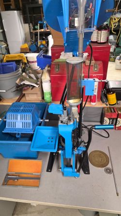 Dillon reloader reloading