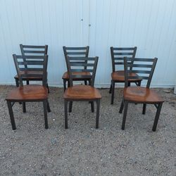 6 WOOD METAL CHAIRS.