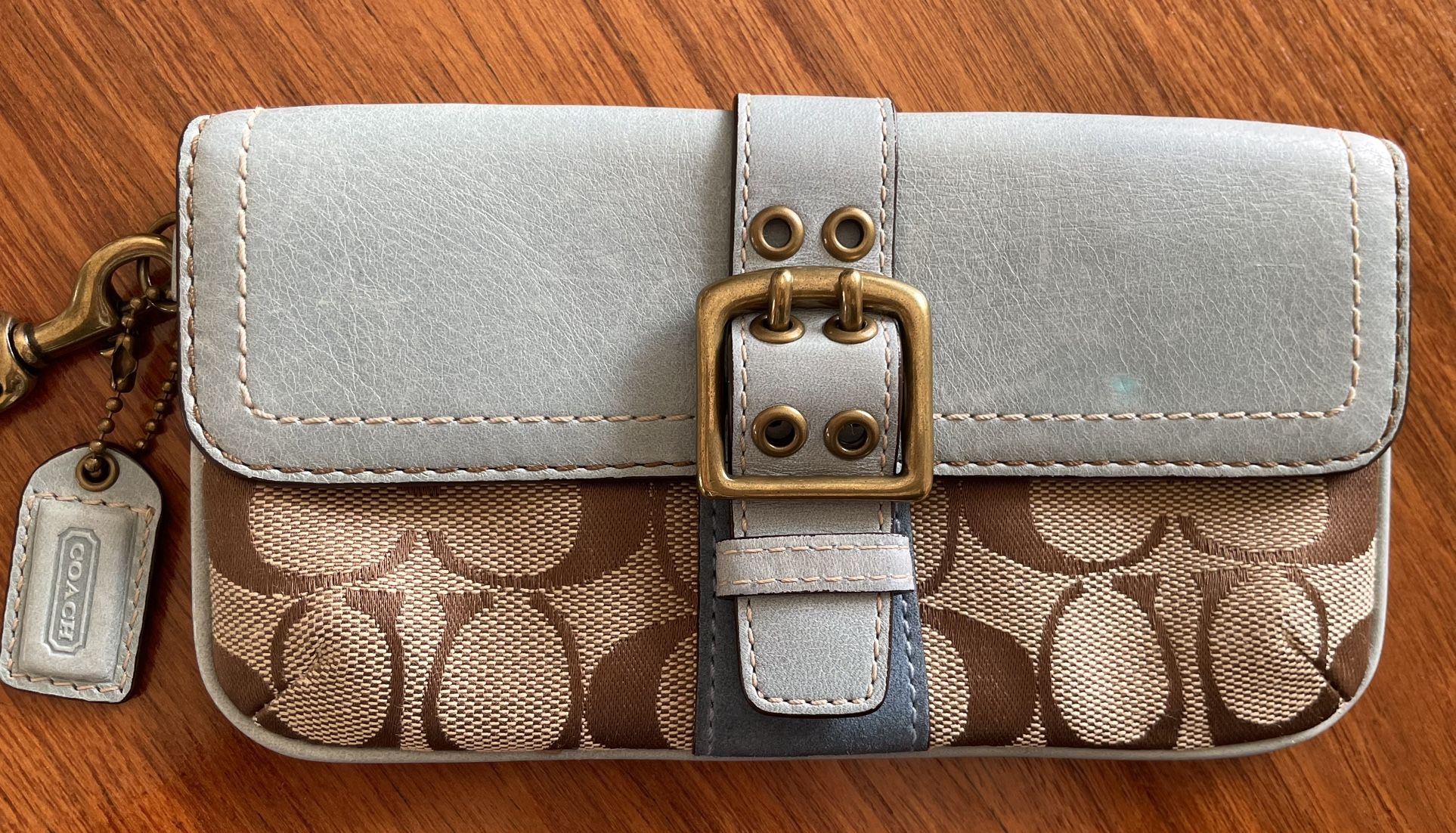 Rare Coach Wristlet/wallet