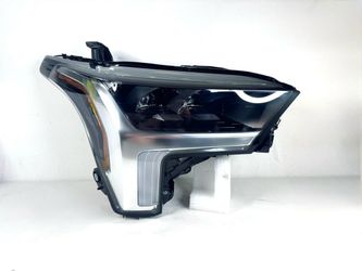 2022 - 2025 TOYOTA TUNDRA RH PASSENGER SIDE HEADLIGHT OEM