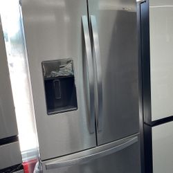 New Scratch And Dent Whirlpool 27 Cu Fr Stainless Steel French Door Fridge. 1 Year Warranty 