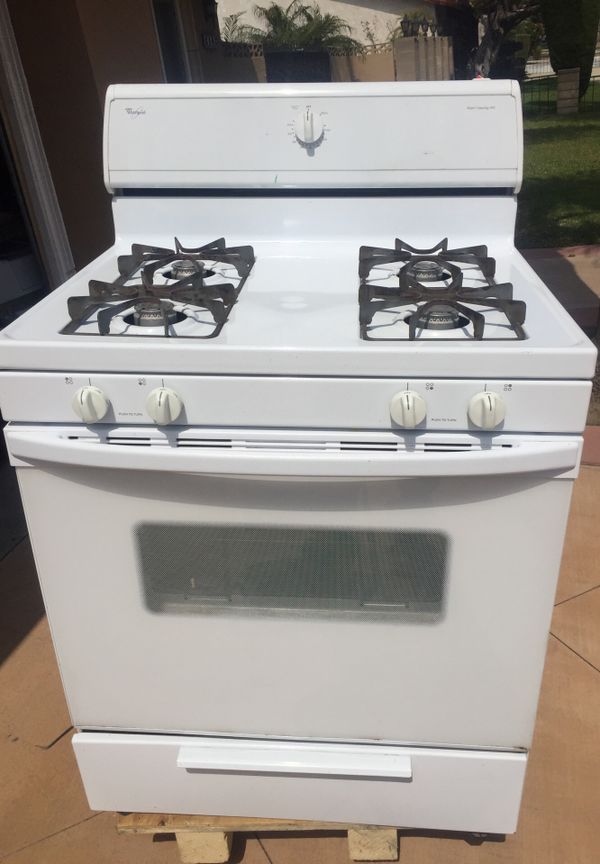 Whirlpool Super Capacity 465 gas range for Sale in Montclair, CA OfferUp