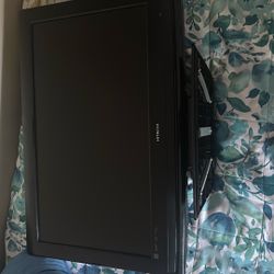 32” Hitachi  LcD Tv