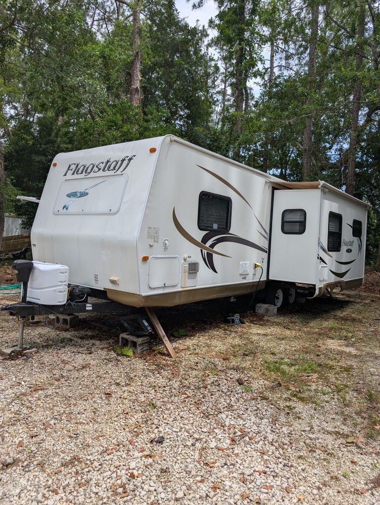2011 Forest River Flagstaff