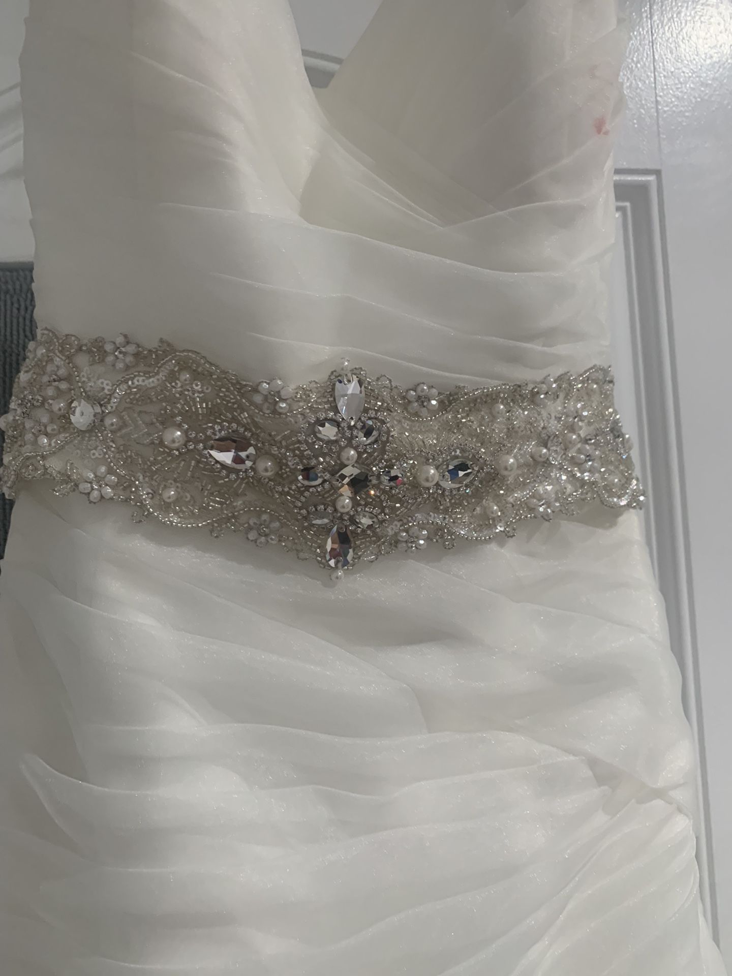 Davids Bridal Wedding Dress Size 6, 8, 10 Davids Bridal Wedding Dress Size 6, 8, 10