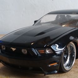 Die Cast Metal - 2910 Ford Mustang GT - Like New Condition -