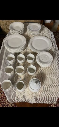 White Swirl Dinnerware Set