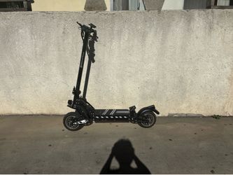 Drivetron DT10 Electric Scooter – Dual Motor 2000W, 48V – 40 MPH – Runs Great!  No lowballs.