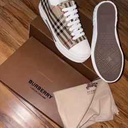 Burberry Shoes 