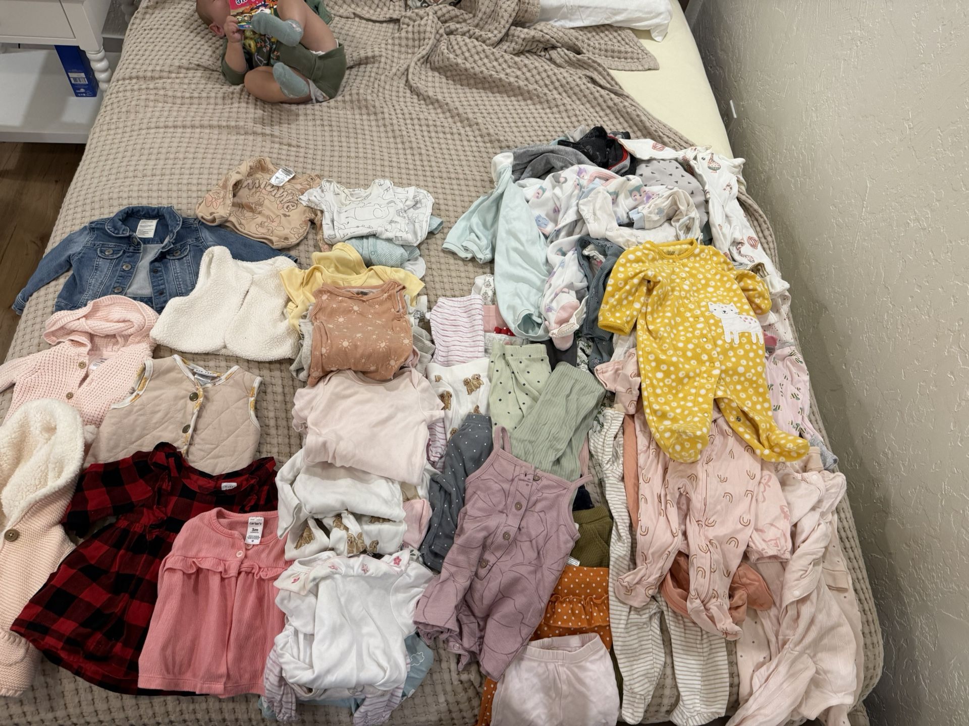 Baby girl clothes 0-3 and 3-6 months old 80 pieces
