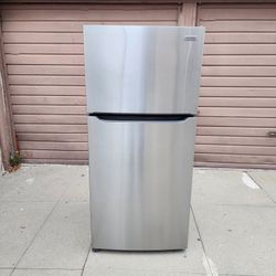 30X30X66 FRIGIDAIRE FRIDGE 18CUFT SILVER 