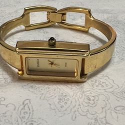 Gucci Bangle Watch  Authentic 